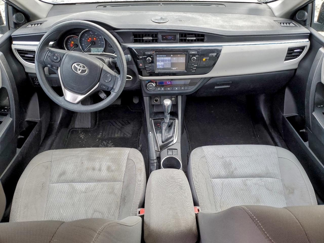 2015 TOYOTA COROLLA L photo 8