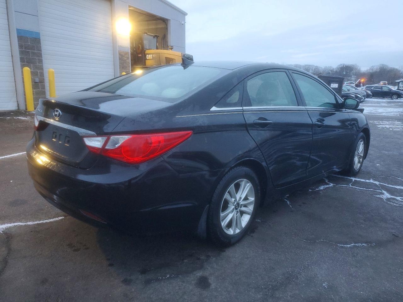 2013 HYUNDAI SONATA GLS photo 3