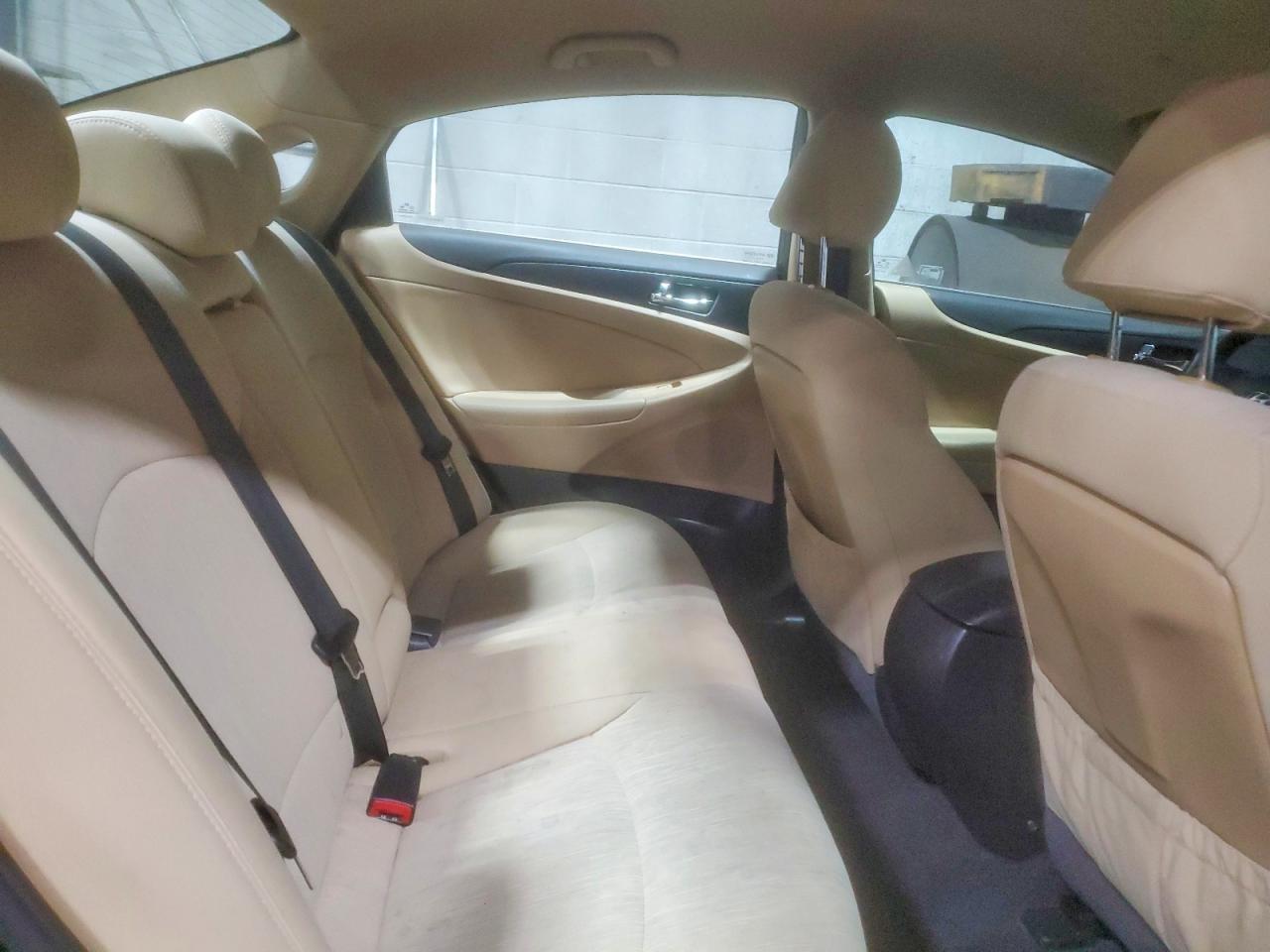 2013 HYUNDAI SONATA GLS photo 10