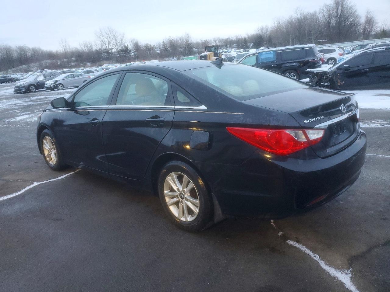 2013 HYUNDAI SONATA GLS photo 2
