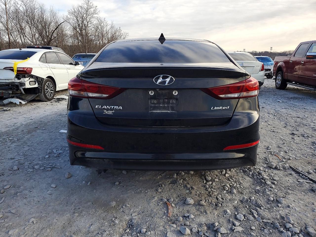 2017 HYUNDAI ELANTRA SE photo 6