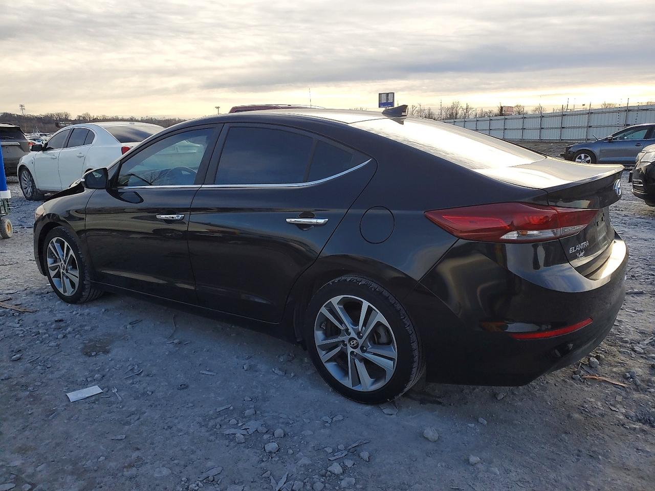 2017 HYUNDAI ELANTRA SE photo 2
