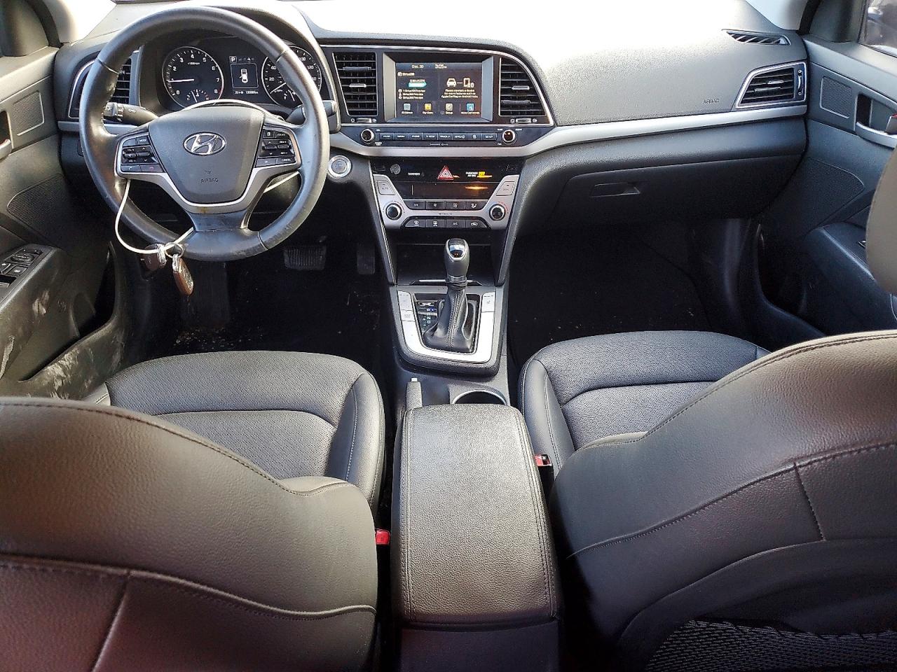 2017 HYUNDAI ELANTRA SE photo 8