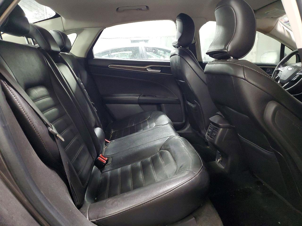 2016 FORD FUSION SE photo 19
