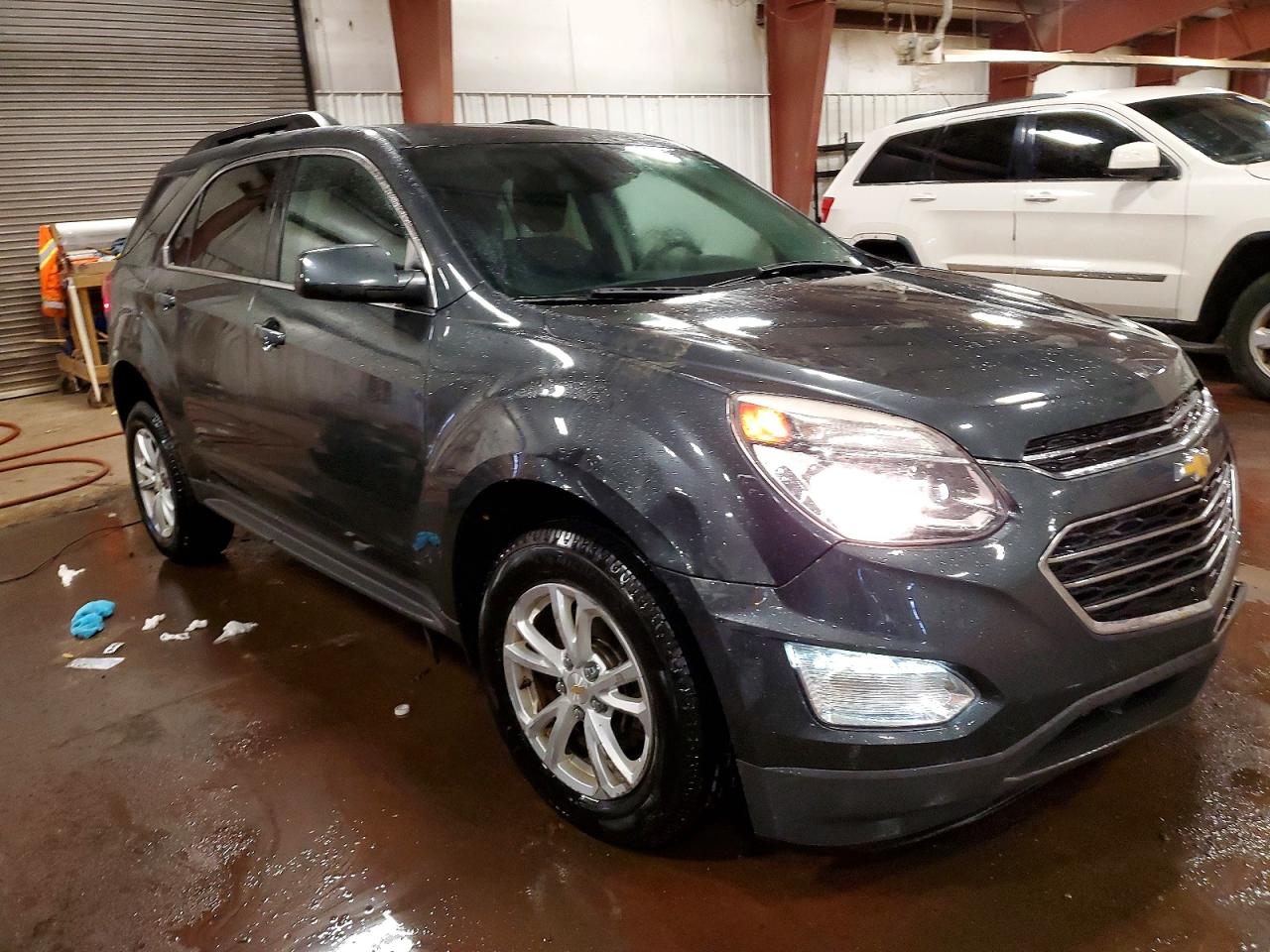2017 CHEVROLET EQUINOX LT photo 4