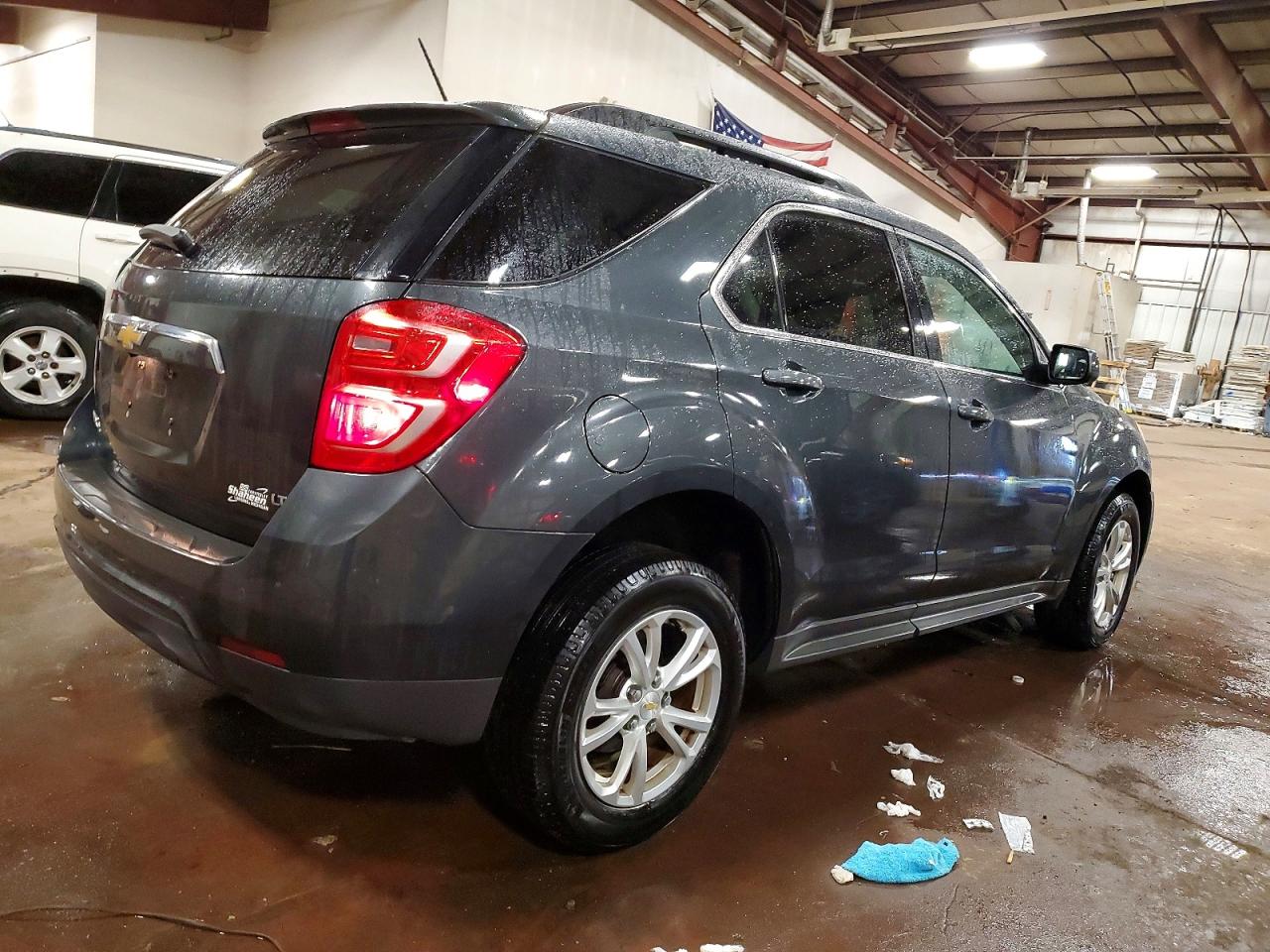2017 CHEVROLET EQUINOX LT photo 3