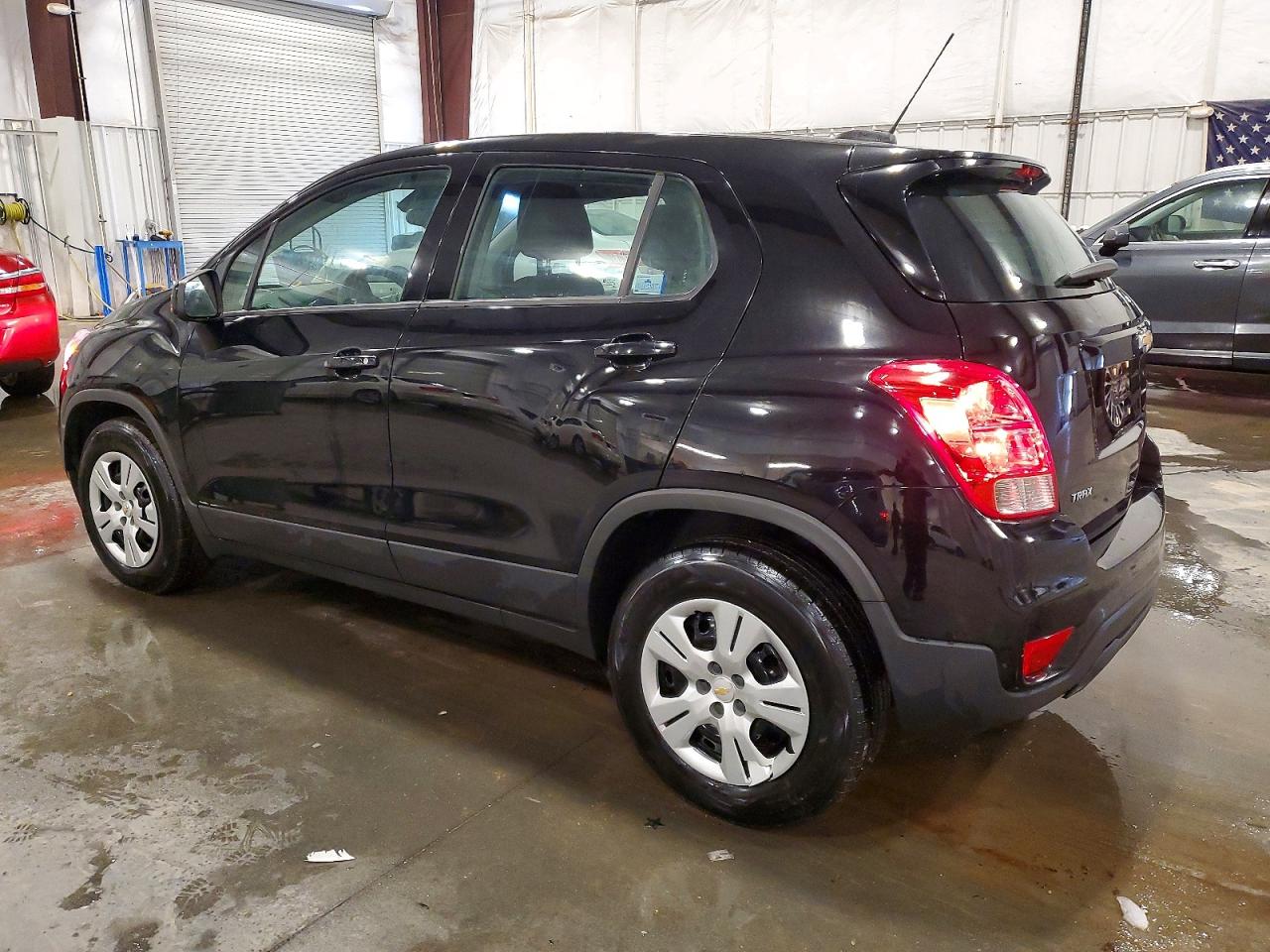 2017 CHEVROLET TRAX LS photo 2