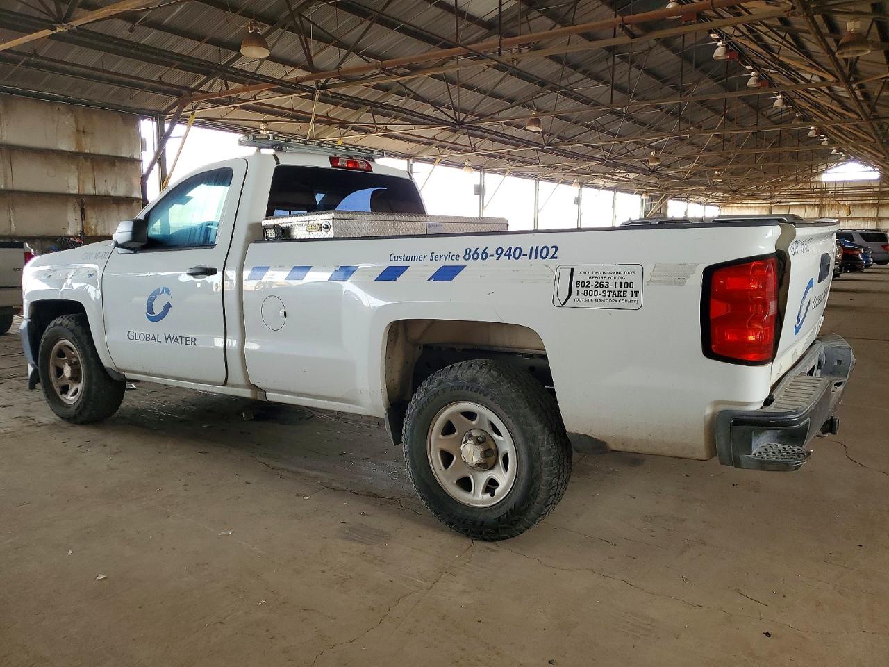 2016 CHEVROLET SILVERADO C1500 photo 2