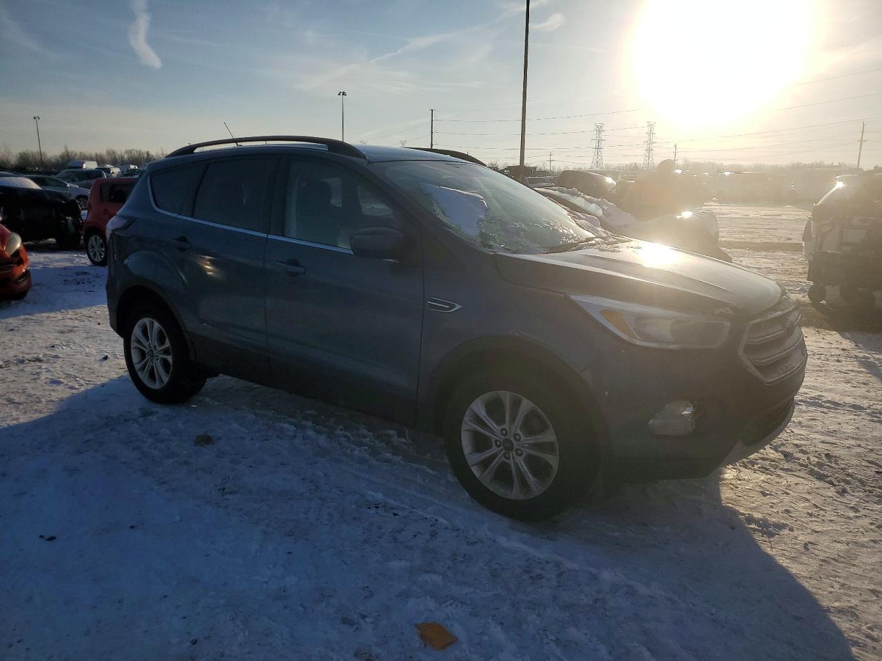 2018 FORD ESCAPE SE photo 4