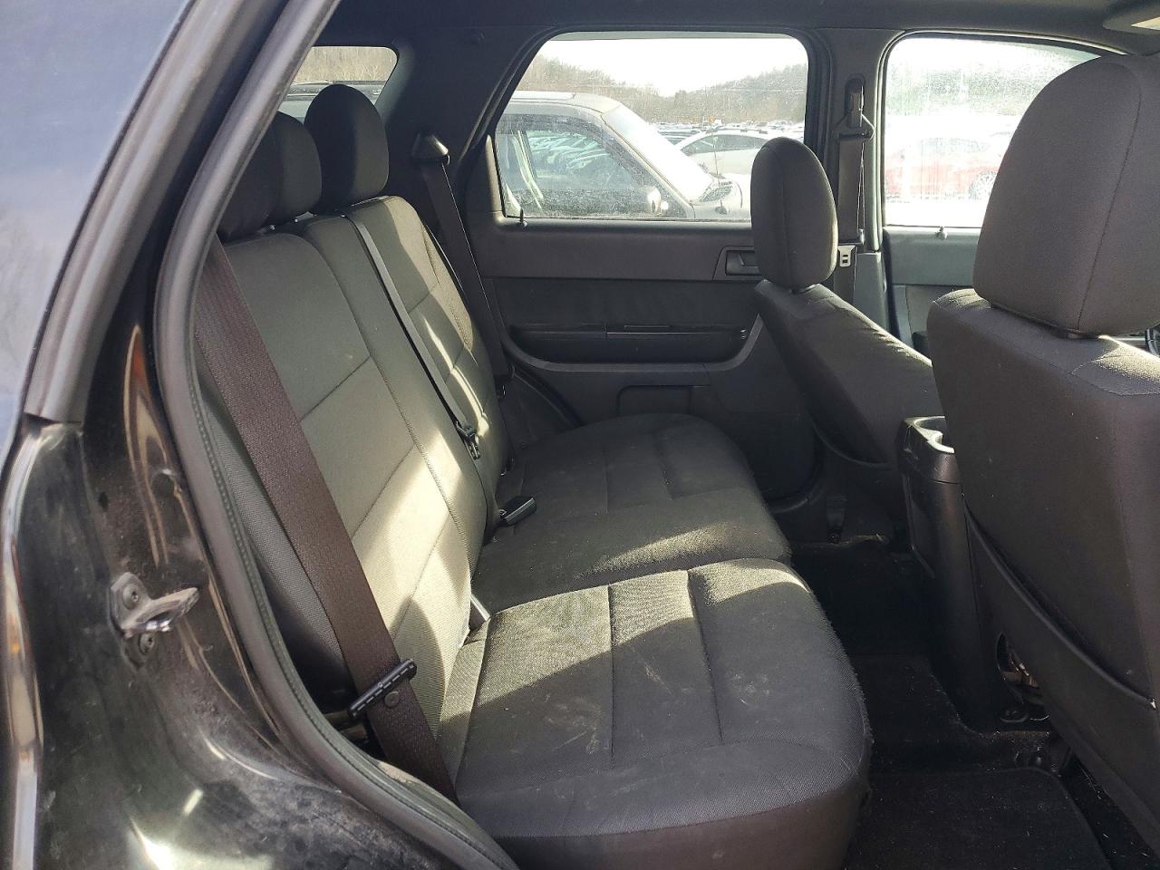 2011 FORD ESCAPE XLT photo 11
