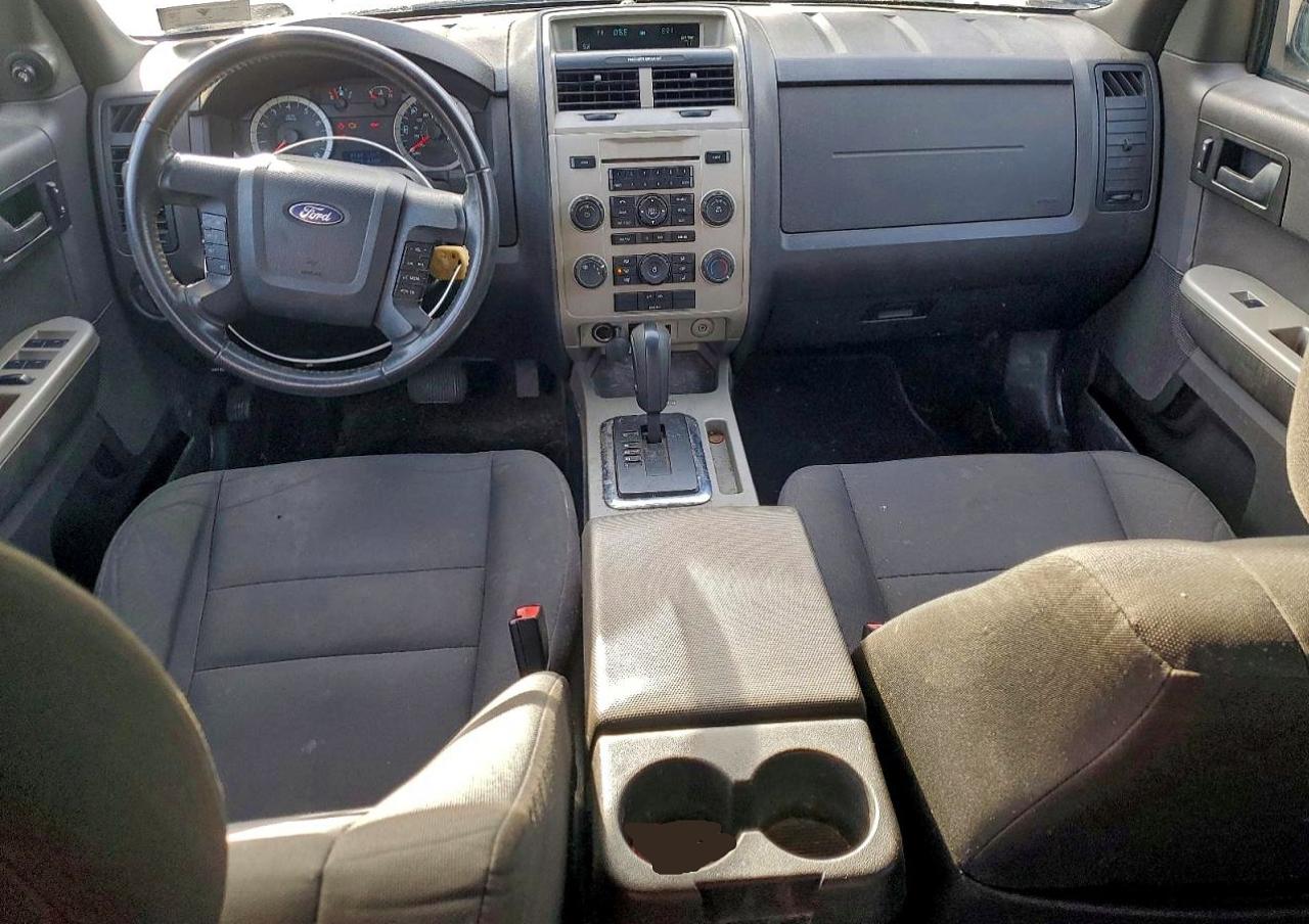 2011 FORD ESCAPE XLT photo 8