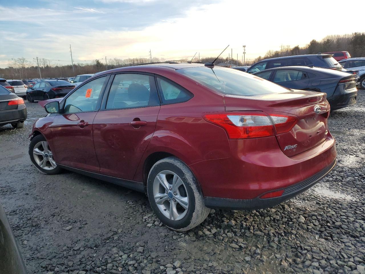 2013 FORD FOCUS SE photo 2