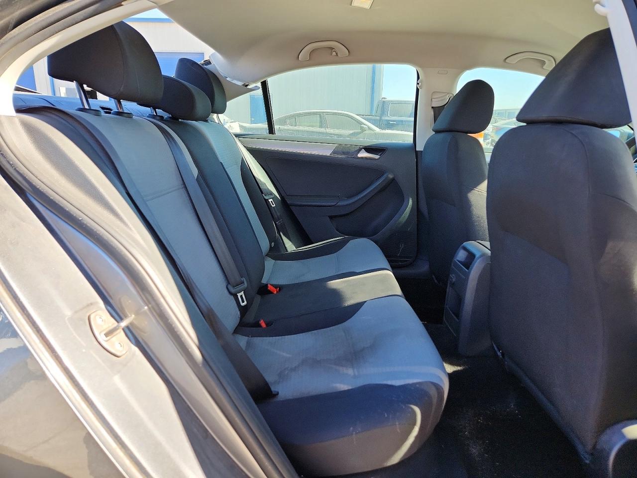 2017 VOLKSWAGEN JETTA S photo 10