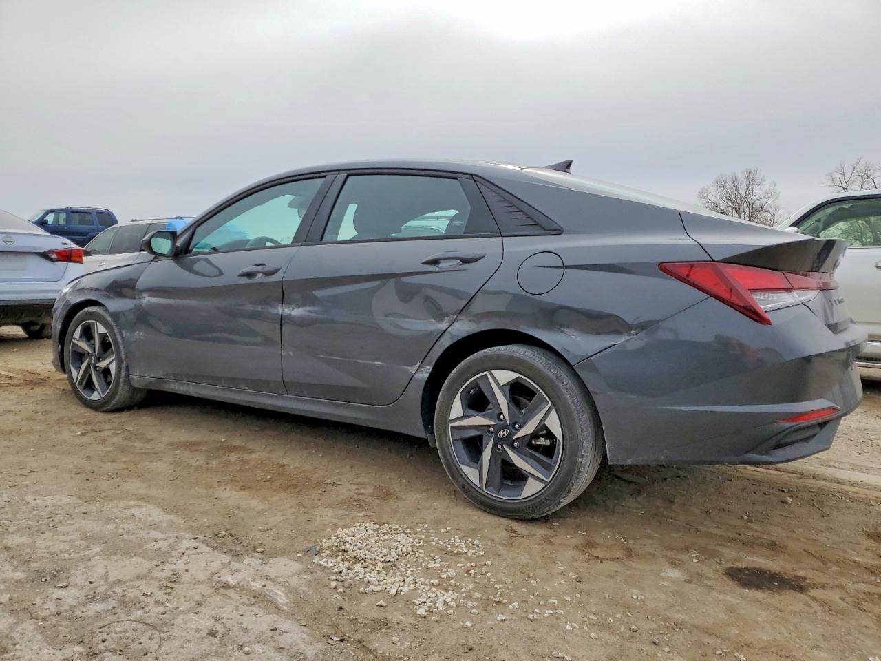 2023 HYUNDAI ELANTRA SEL photo 3