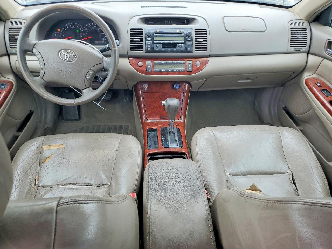 2005 TOYOTA CAMRY photo 8