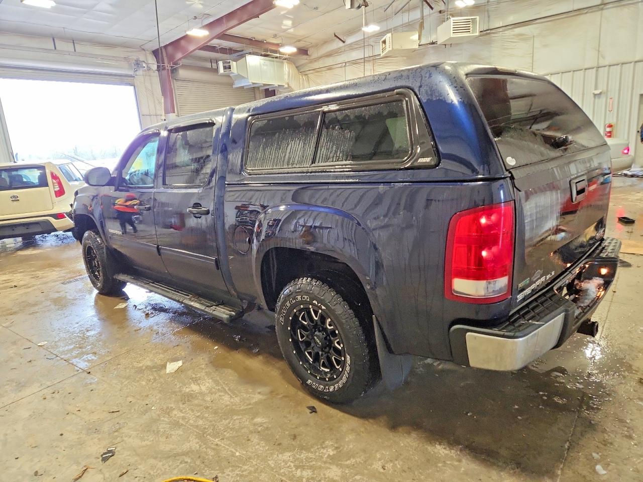 2011 GMC SIERRA K1500 SLE photo 2