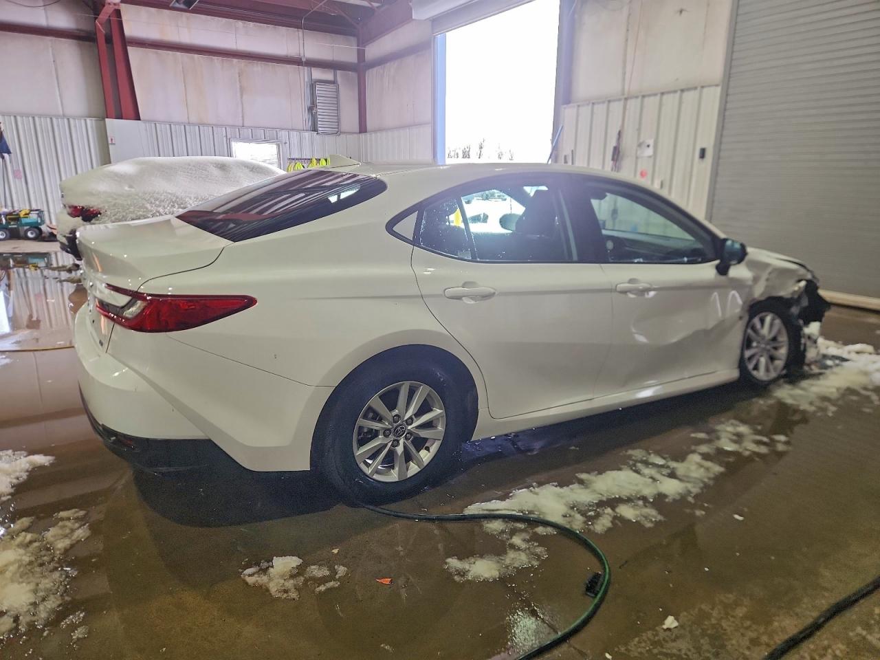 2025 TOYOTA CAMRY XSE photo 3