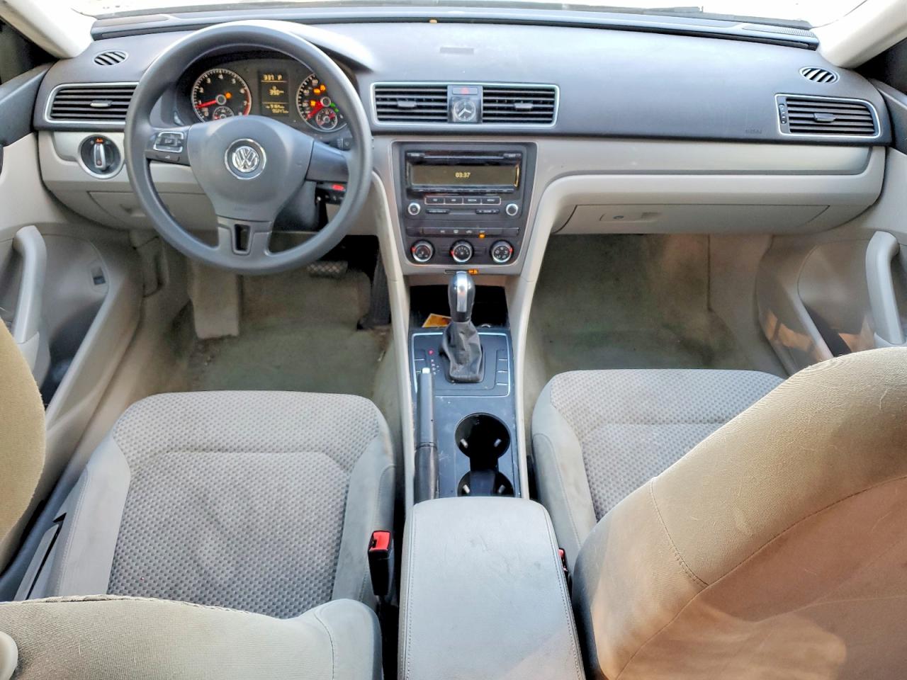2015 VOLKSWAGEN PASSAT S photo 8