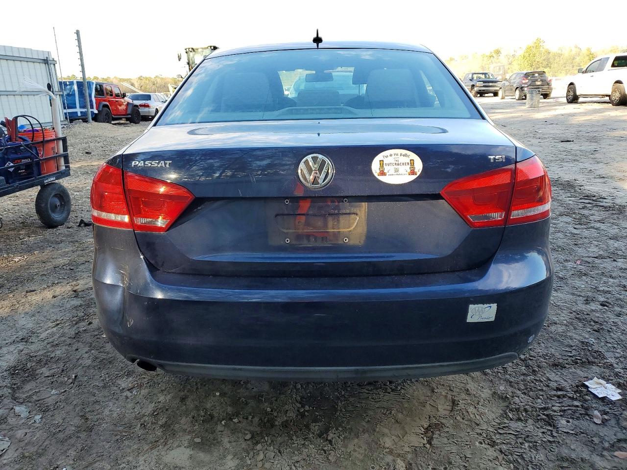 2015 VOLKSWAGEN PASSAT S photo 6