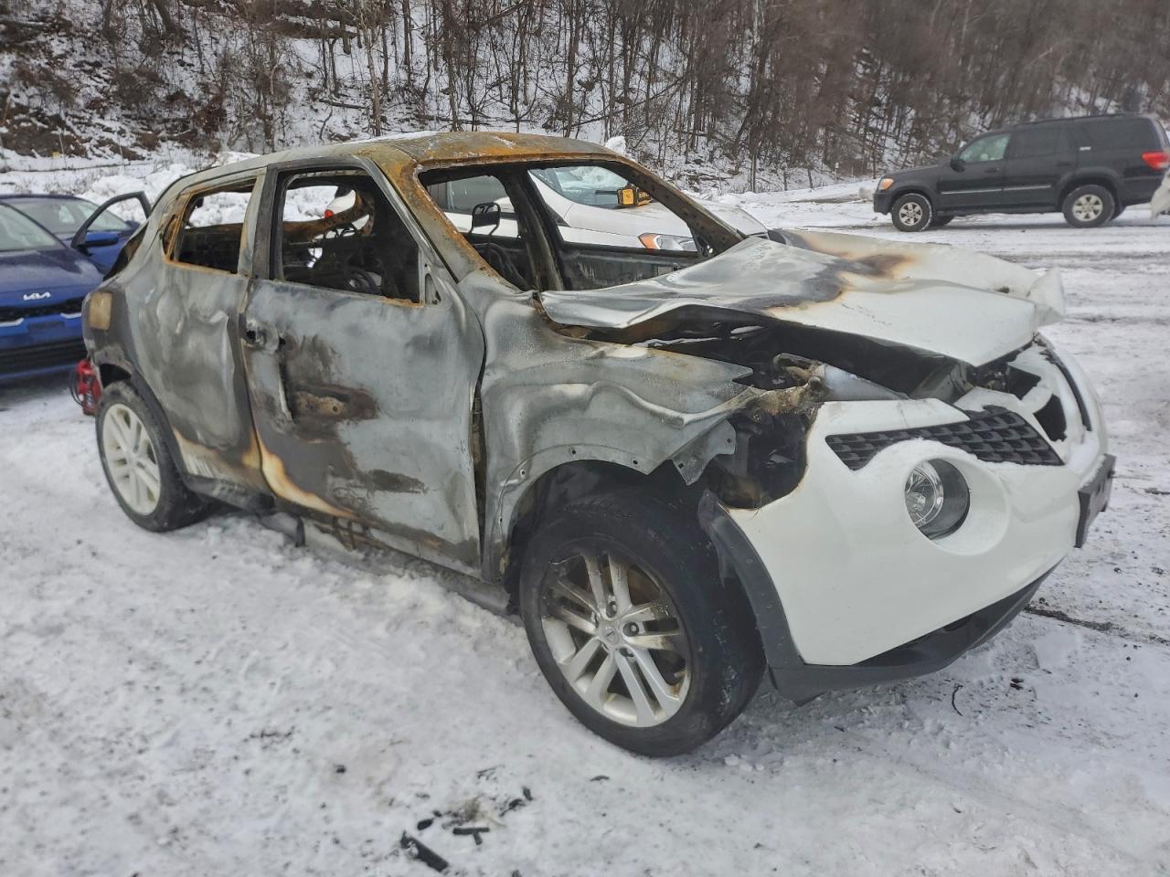 2015 NISSAN JUKE S photo 4