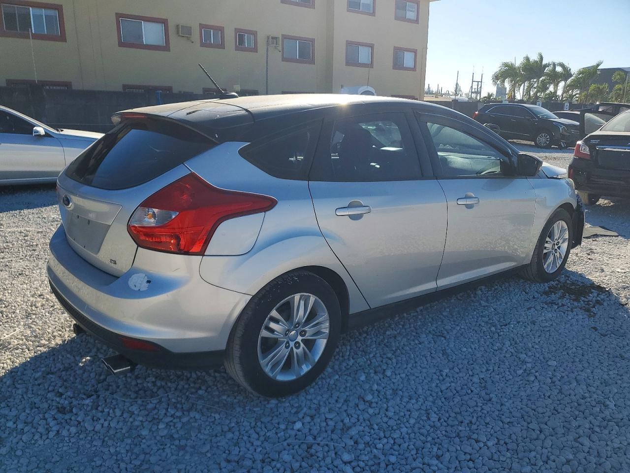 2013 FORD FOCUS SE photo 3