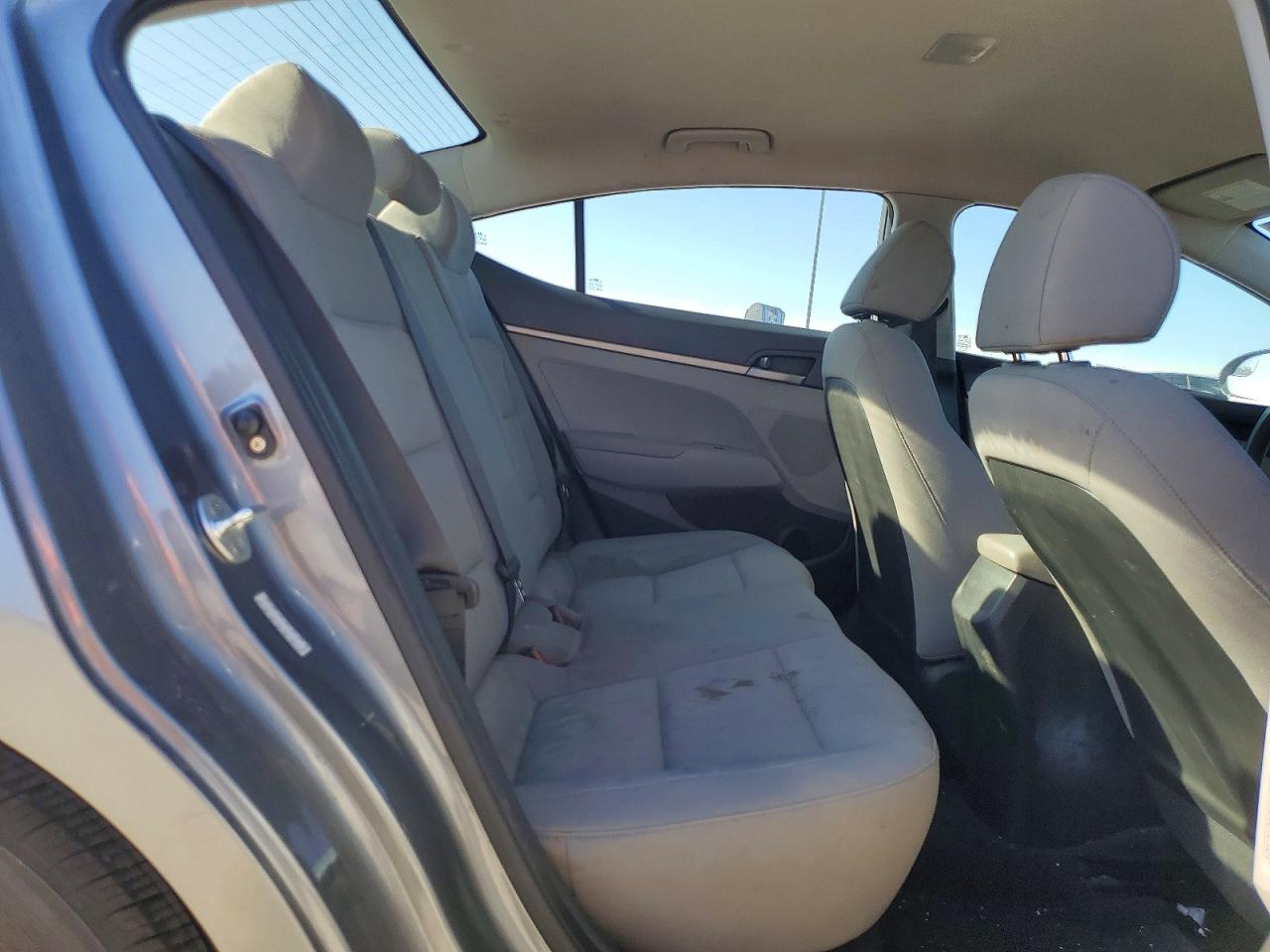 2018 HYUNDAI ELANTRA SE photo 10