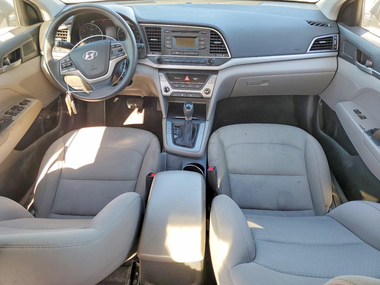 2018 HYUNDAI ELANTRA SE photo 8