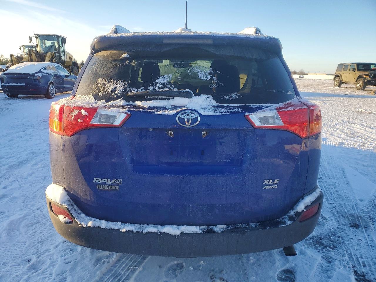 2015 TOYOTA RAV4 XLE photo 6