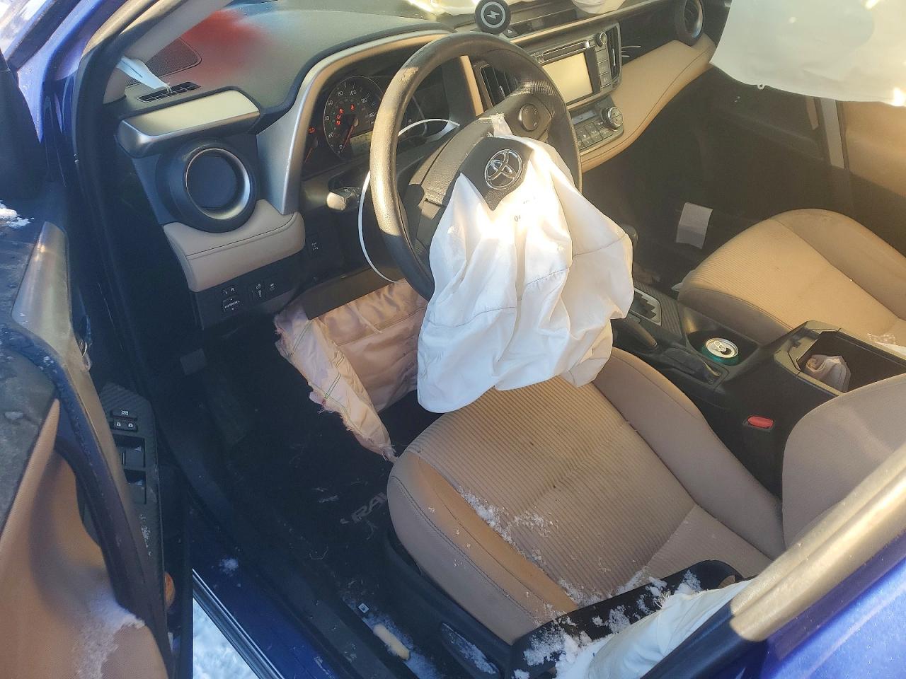 2015 TOYOTA RAV4 XLE photo 8