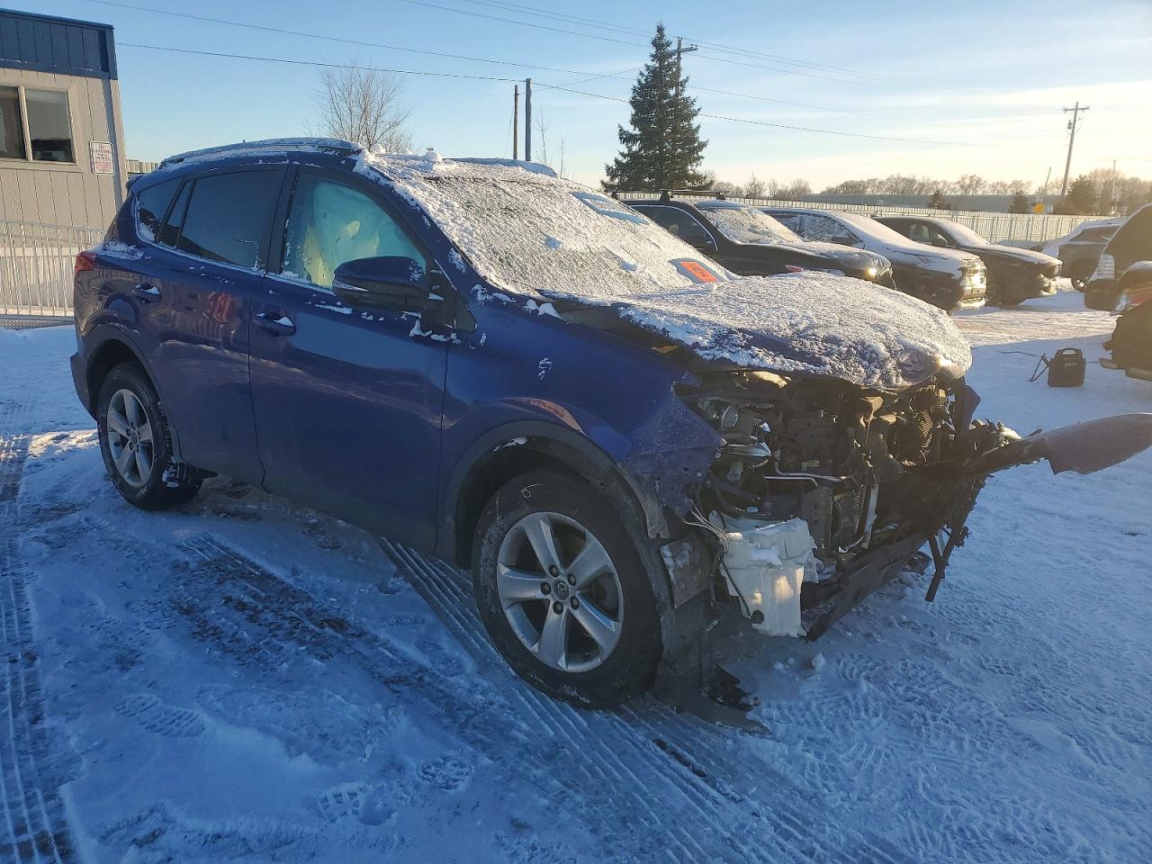 2015 TOYOTA RAV4 XLE photo 4
