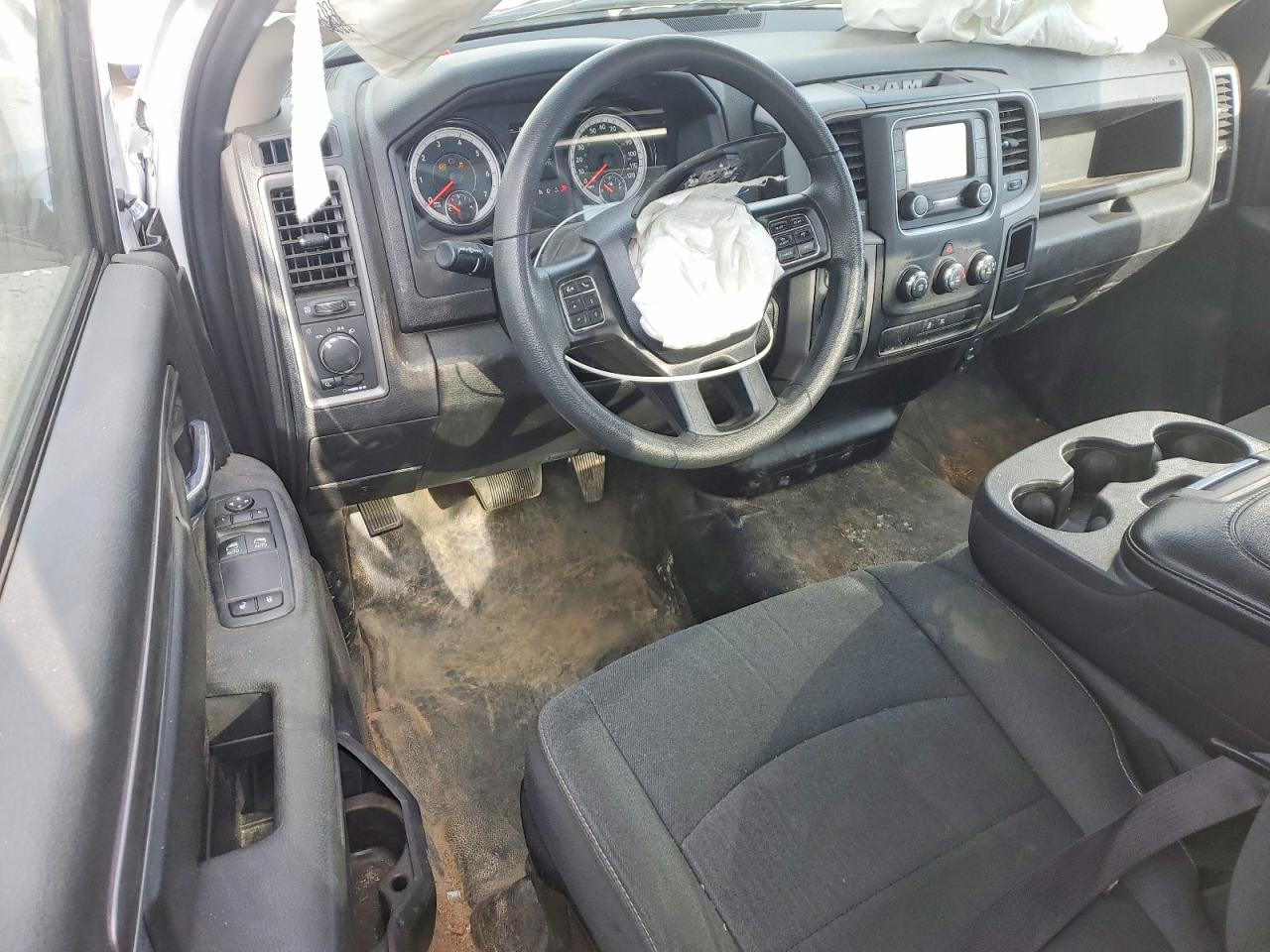 2023 RAM 1500 CLASSIC TRADESMAN photo 8