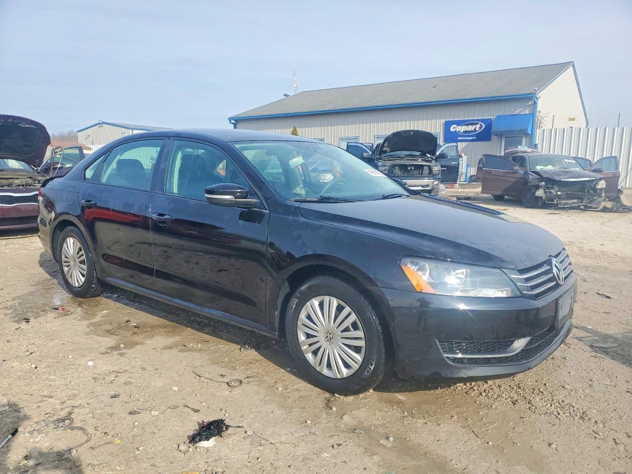 2015 VOLKSWAGEN PASSAT S photo 4
