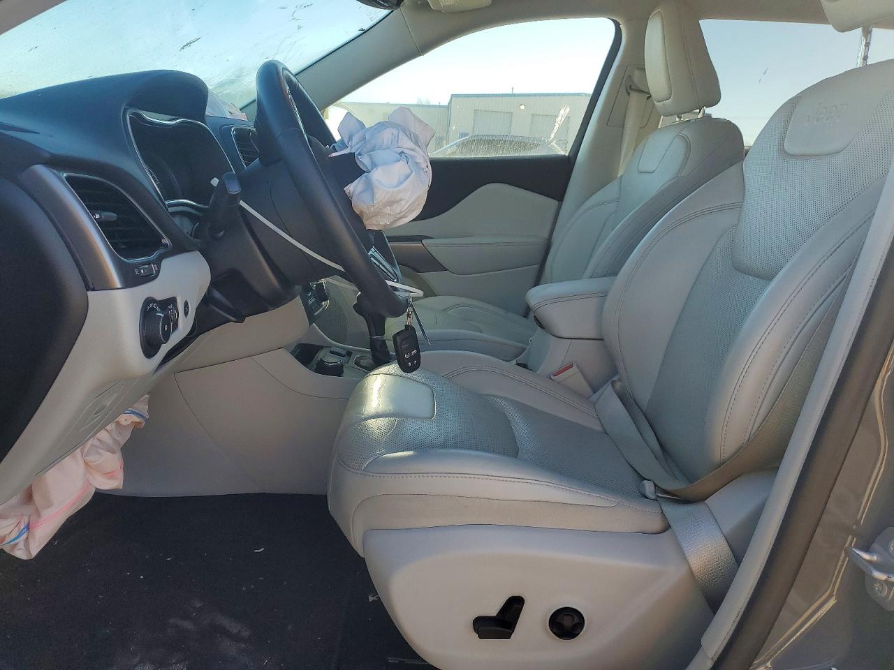 2019 JEEP CHEROKEE LIMITED photo 13