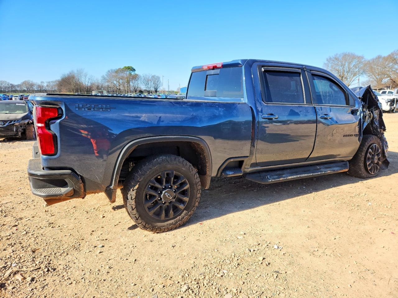 2025 CHEVROLET SILVERADO K2500 HEAVY DUTY LT photo 3