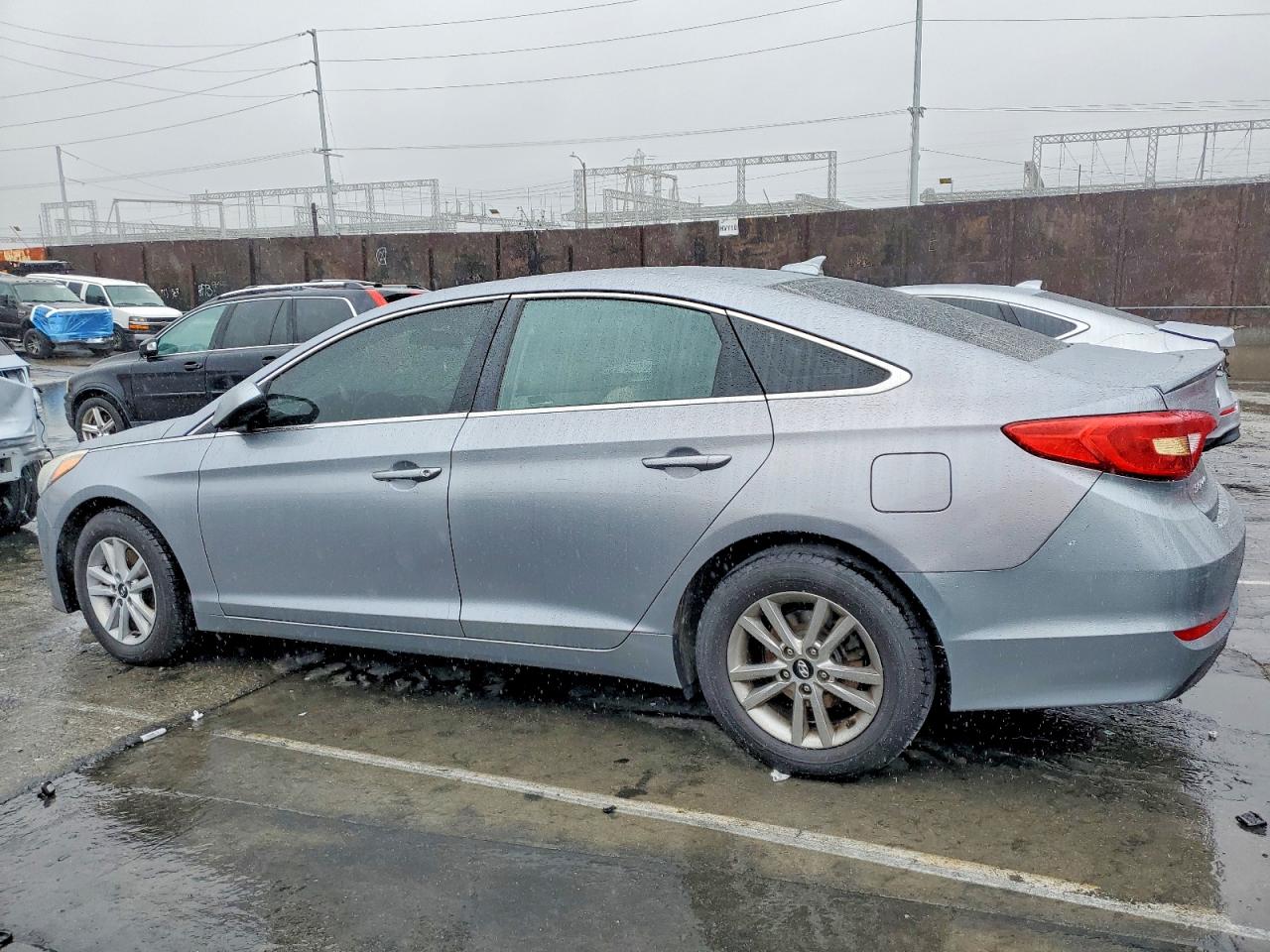 2016 HYUNDAI SONATA SE photo 2