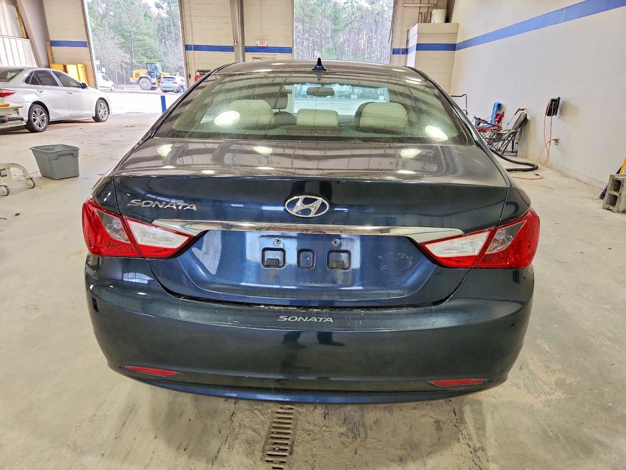 2013 HYUNDAI SONATA GLS photo 11