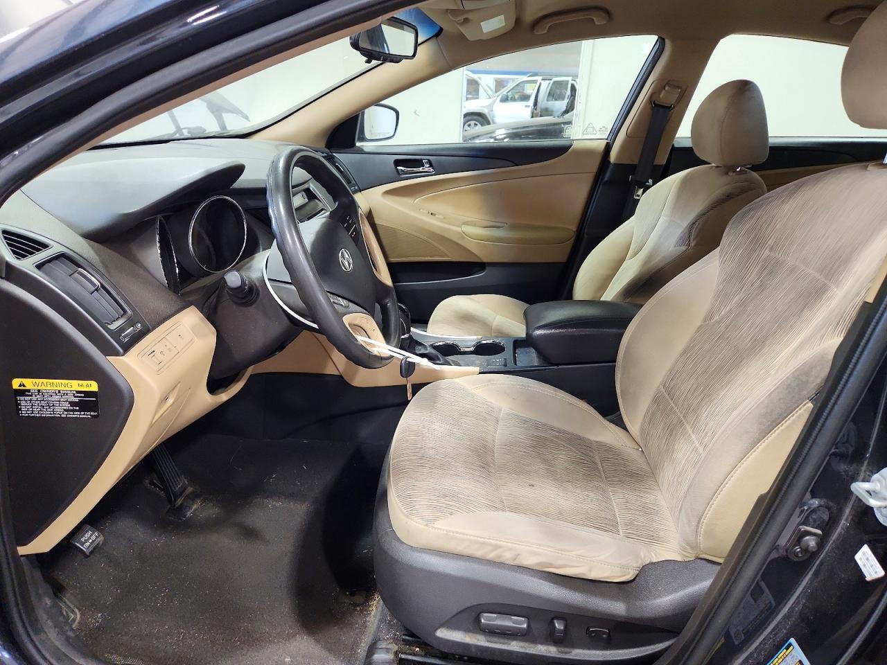 2013 HYUNDAI SONATA GLS photo 13