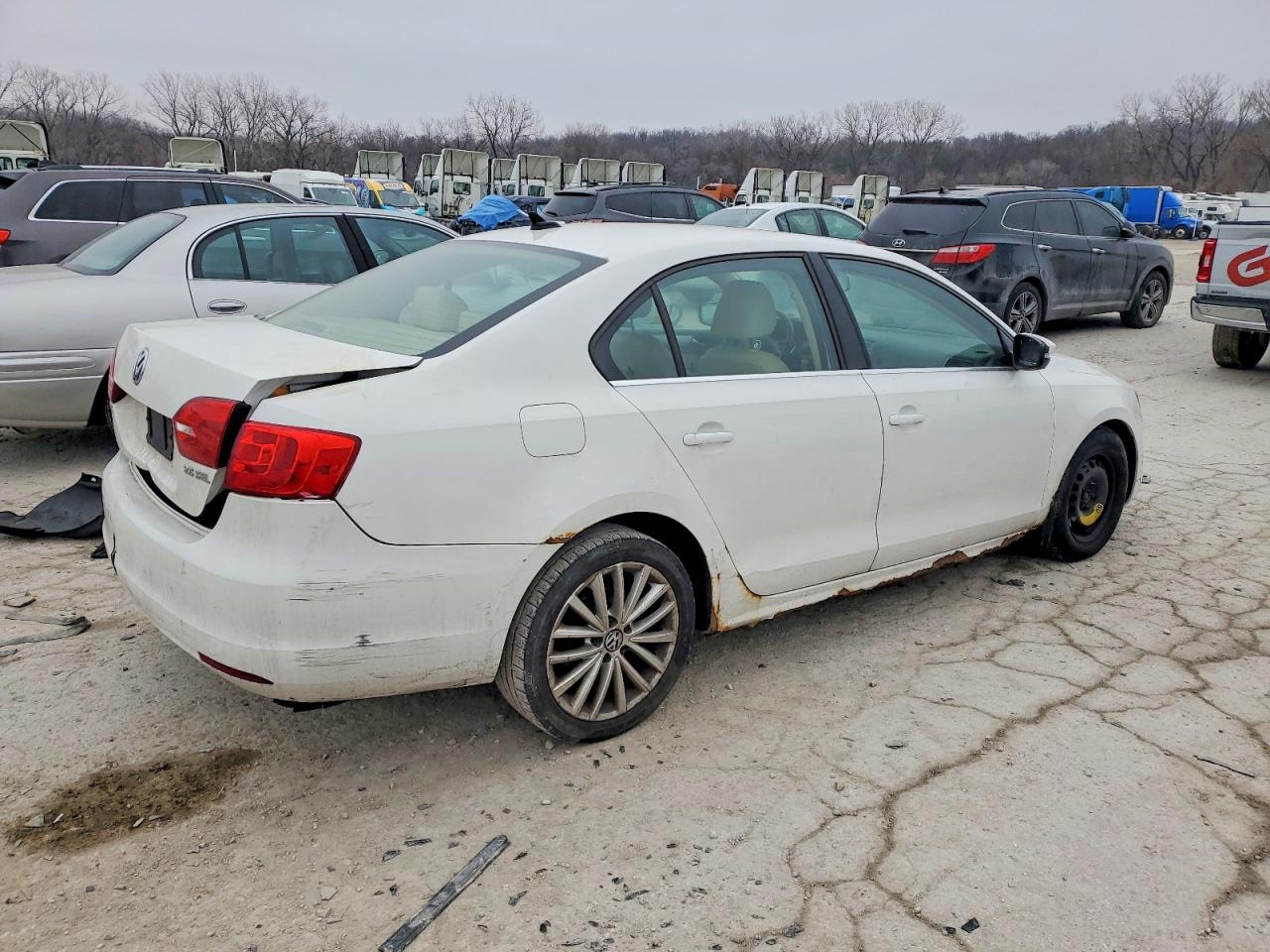2011 VOLKSWAGEN JETTA photo 5
