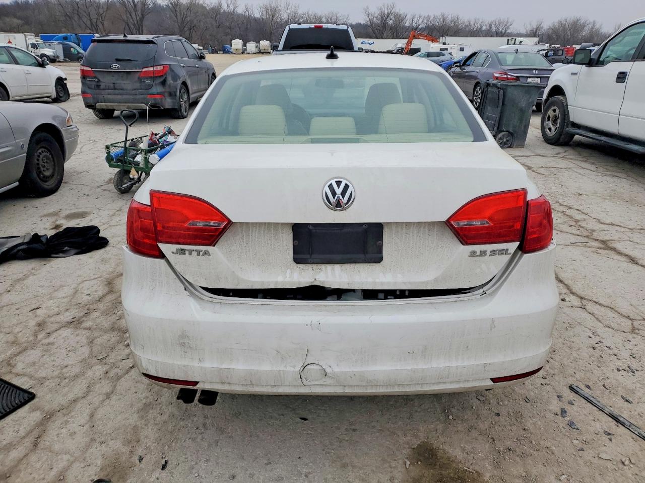 2011 VOLKSWAGEN JETTA photo 11