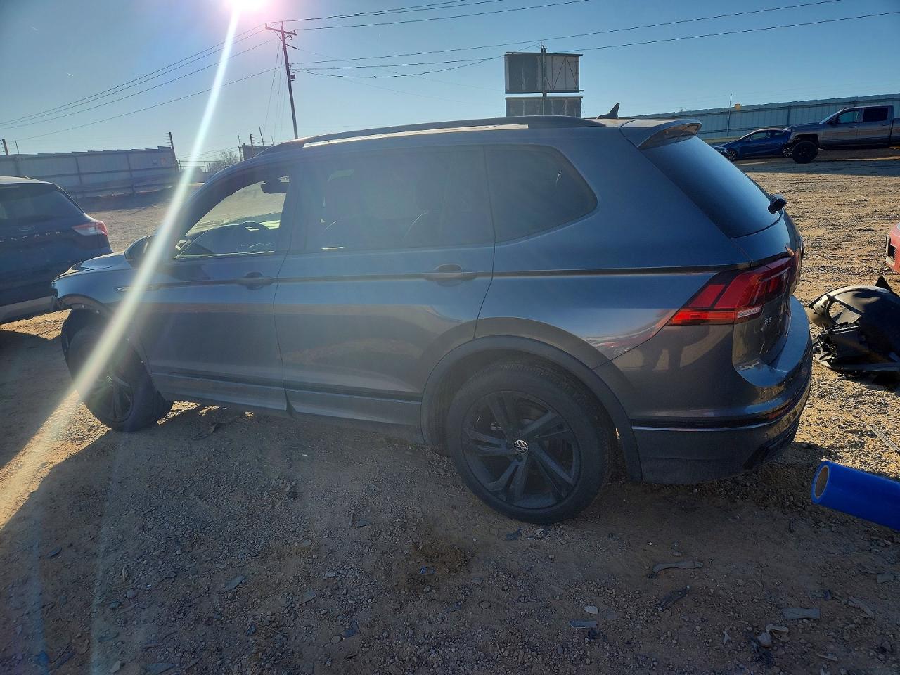 2024 VOLKSWAGEN TIGUAN SE R-LINE BLACK photo 2