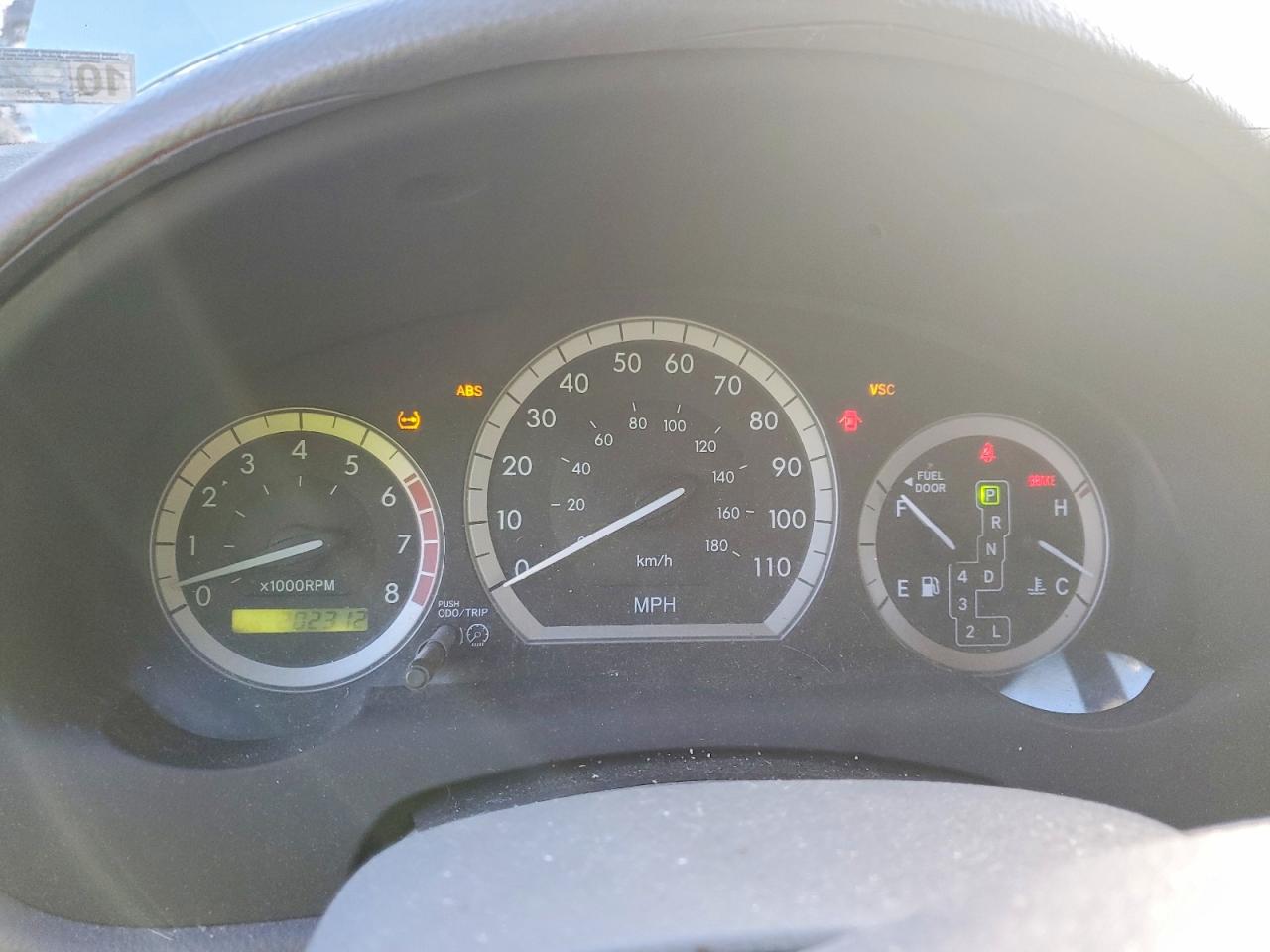 2004 TOYOTA SIENNA XLE photo 25