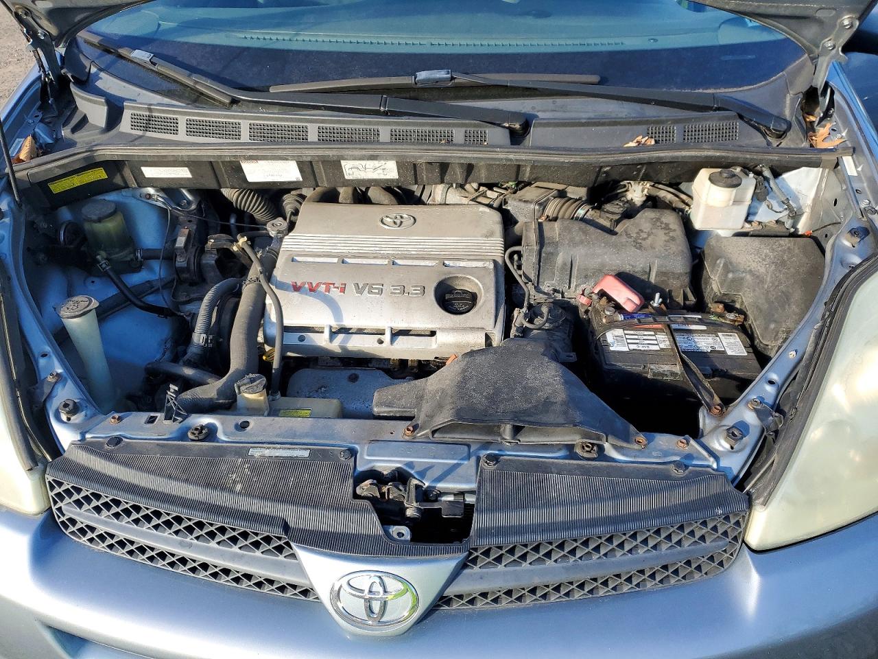 2004 TOYOTA SIENNA XLE photo 34