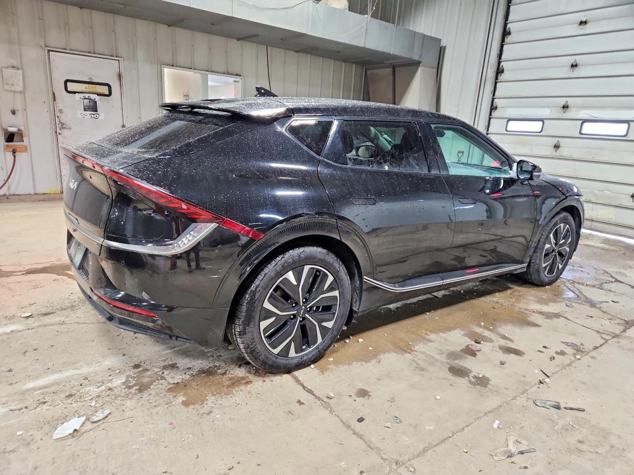 2024 KIA EV6 LIGHT photo 3