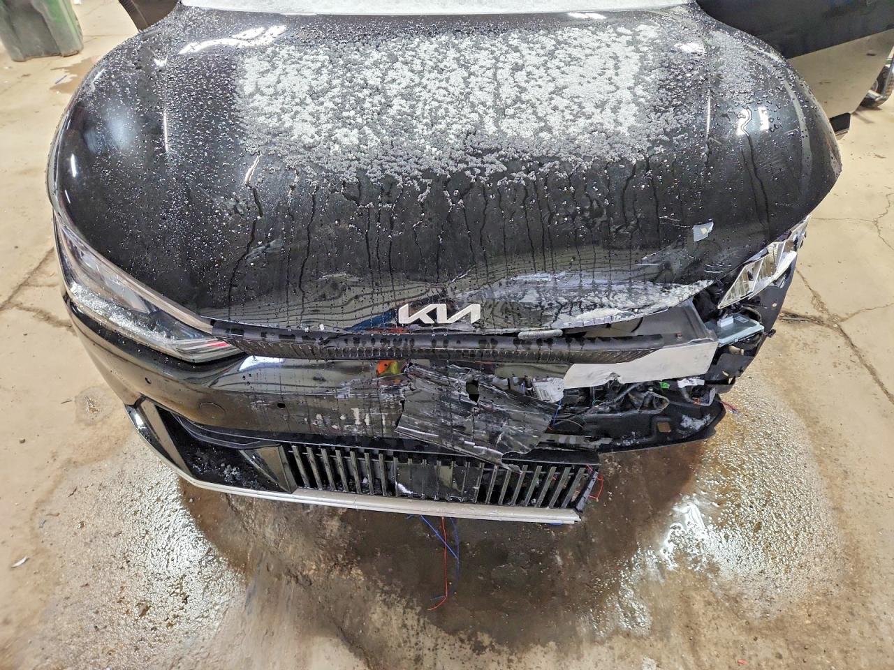 2024 KIA EV6 LIGHT photo 12
