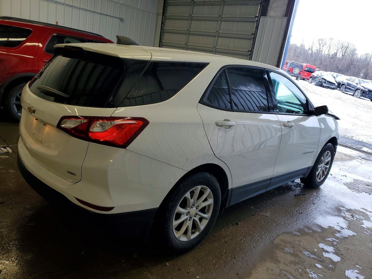 2019 CHEVROLET EQUINOX LS photo 3