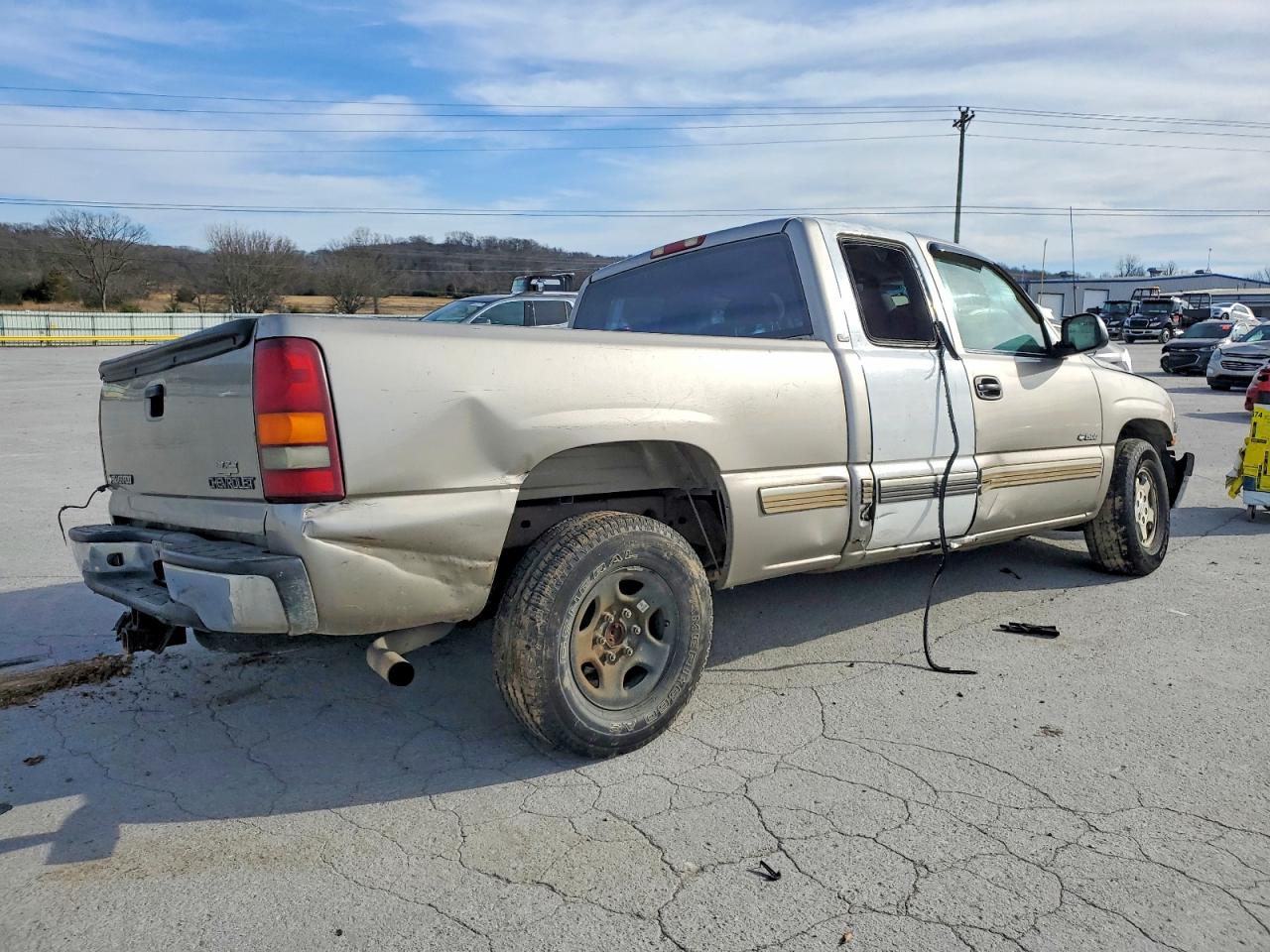 2002 CHEVROLET SILVERADO C1500 photo 3