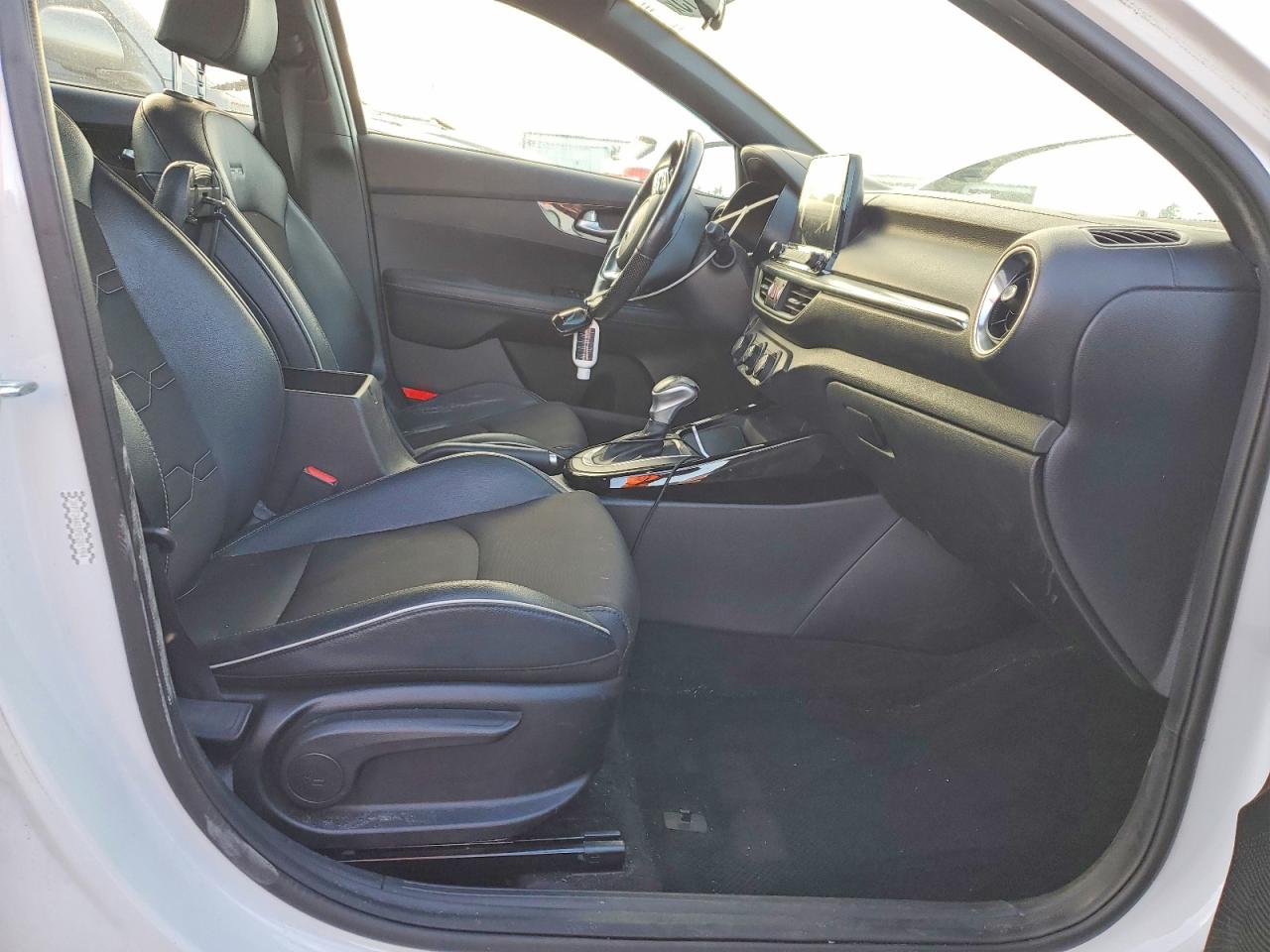 2021 KIA FORTE GT LINE photo 13