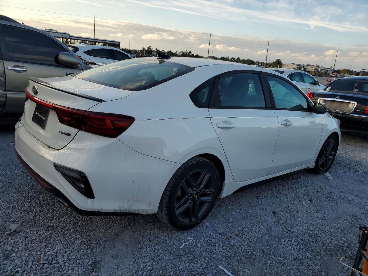 2021 KIA FORTE GT LINE photo 5