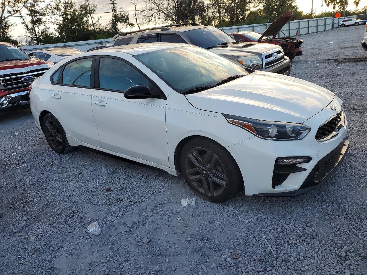 2021 KIA FORTE GT LINE photo 7