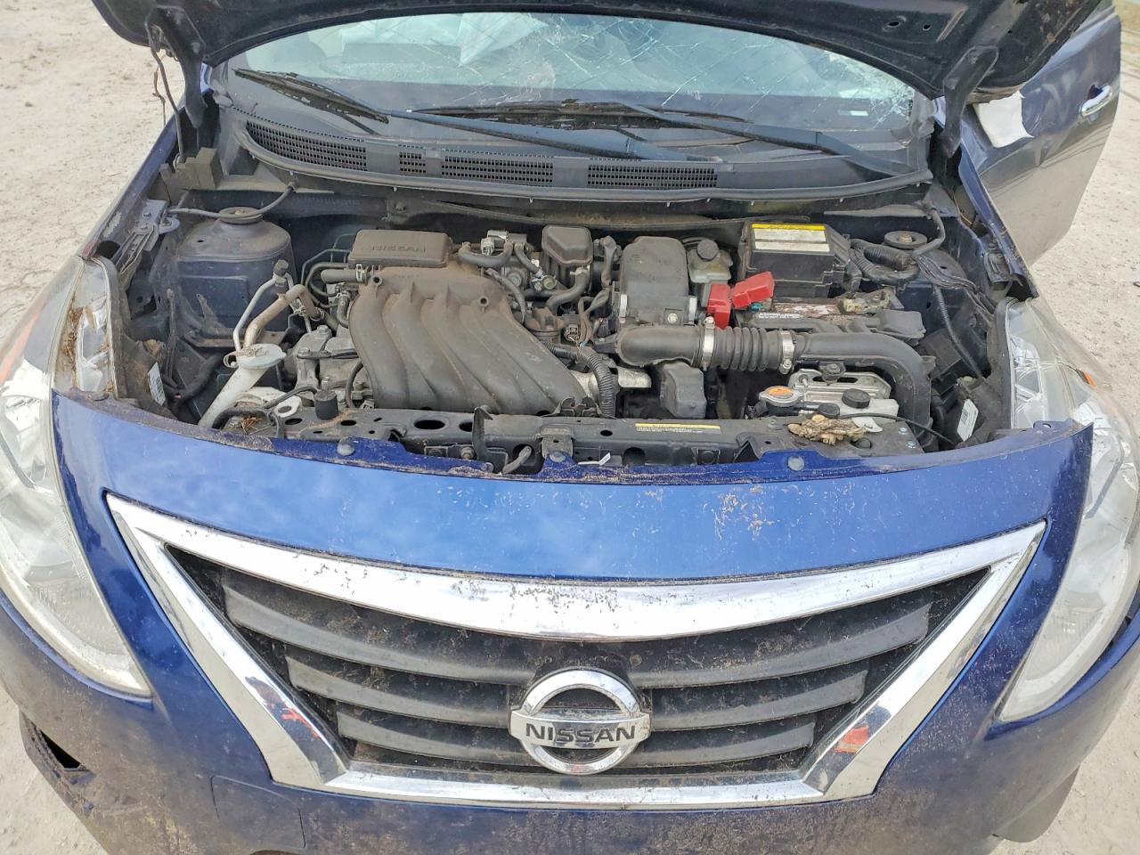 2019 NISSAN VERSA SV photo 11